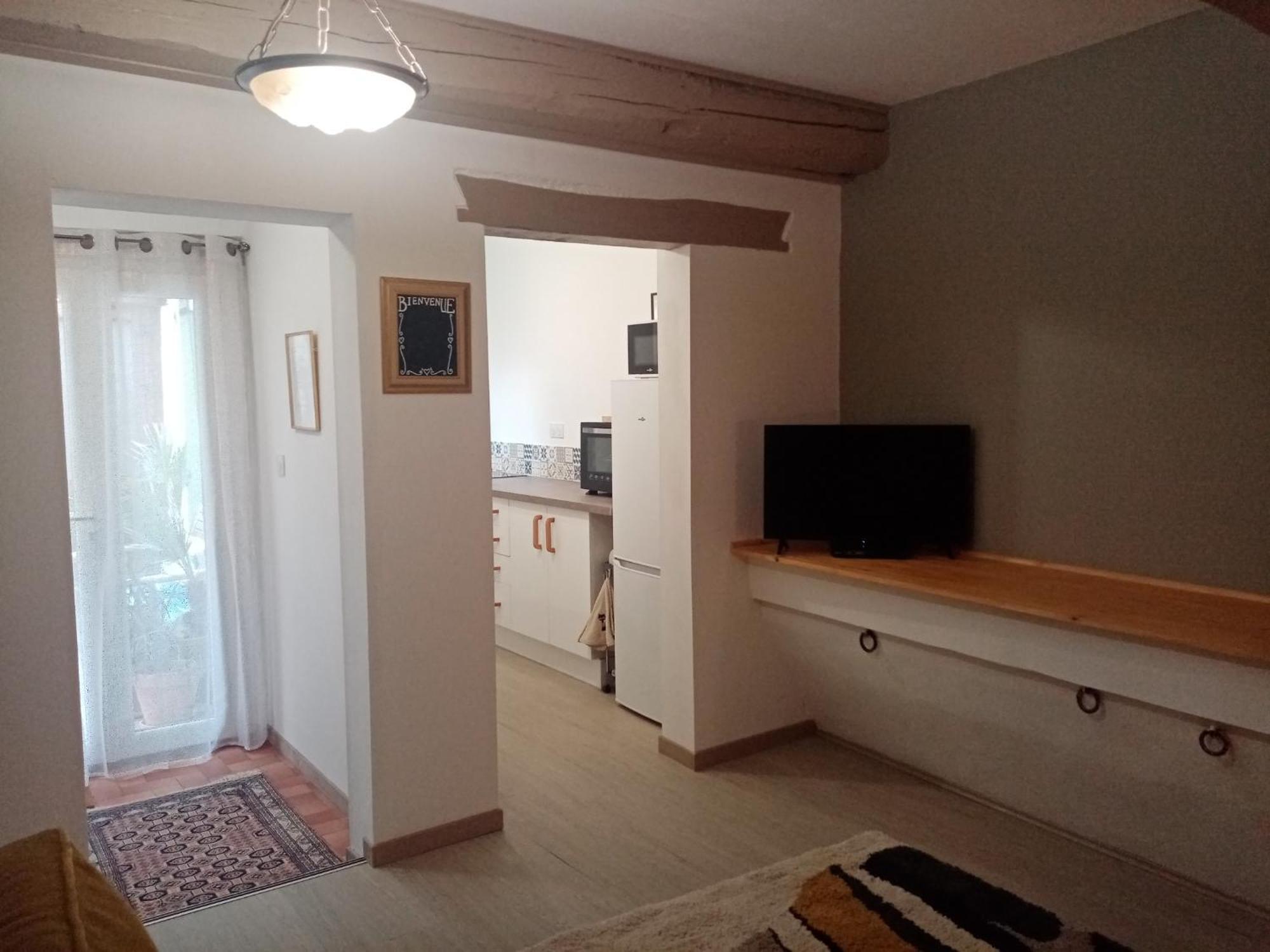 L'ancienne Ecurie, Near Carcassonne, Private And Charming Corporate Bookings Accepted *
