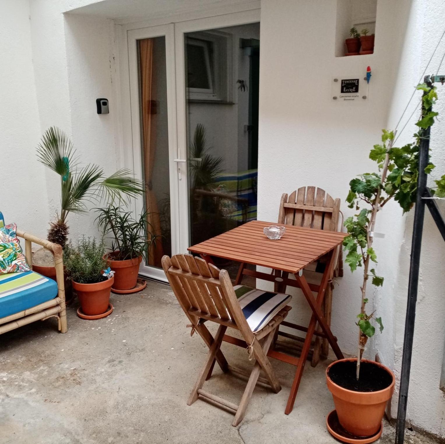 Ferienhaus L'ancienne Ecurie, Near Carcassonne, Private And Charming Corporate Bookings Accepted Badens